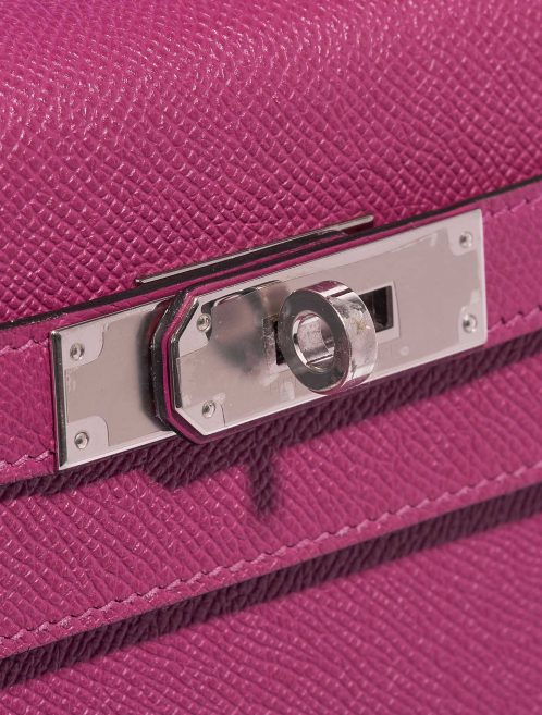 Pre-owned Hermès bag Kelly 28 Epsom Pourpre Pink Closing System | Sell your designer bag on Saclab.com
