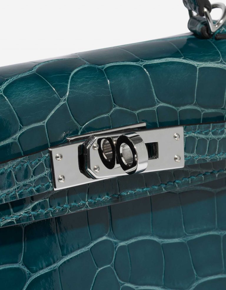 Pre-owned Hermès bag Kelly Mini Alligator Vert Bosphore Blue Side Front | Sell your designer bag on Saclab.com