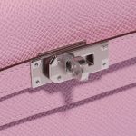 Pre-owned Hermès bag Kelly To Go Epsom Mauve Sylvestre Pink Closing System | Sell your designer bag on Saclab.com
