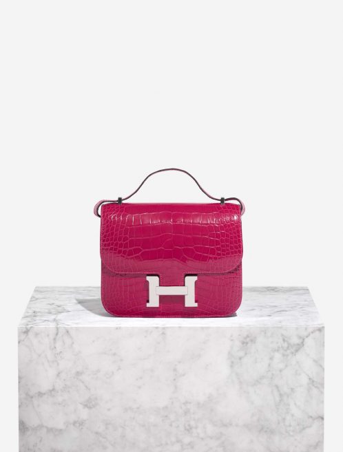 Pre-owned Hermès bag Constance 18 Alligator Framboise Pink Front | Sell your designer bag on Saclab.com
