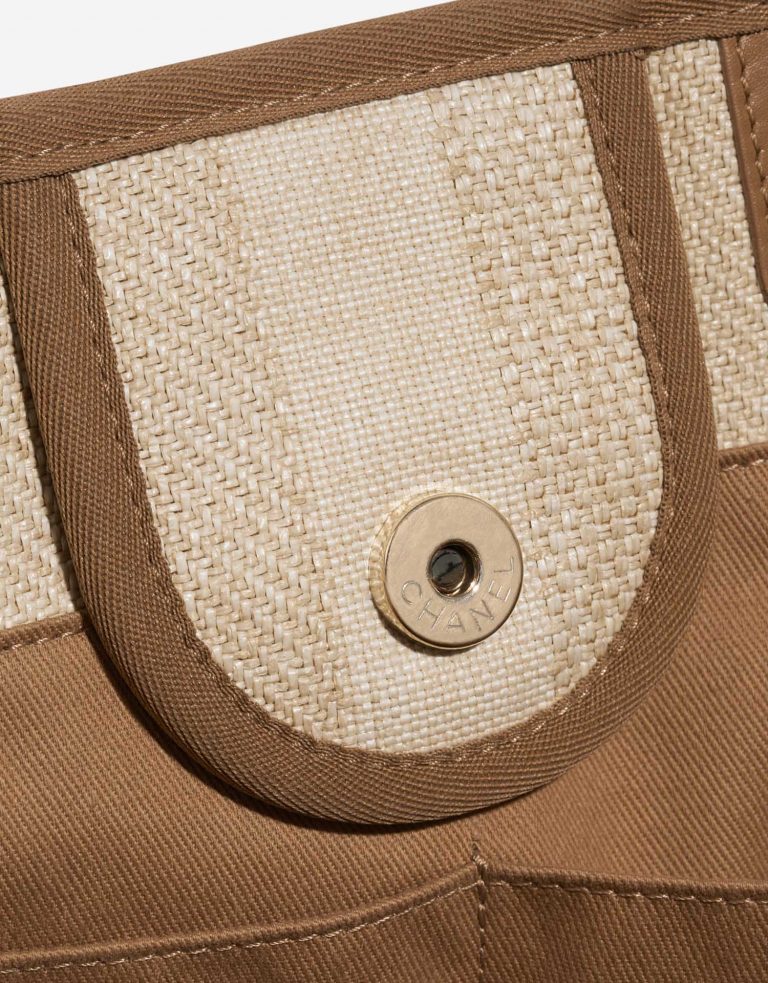 Pre-owned Chanel bag Deauville Medium Canvas Beige Beige Closing System | Sell your designer bag on Saclab.com