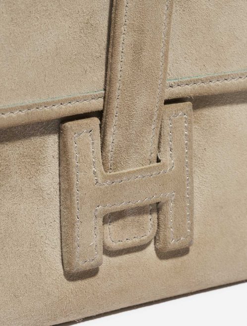 Pre-owned Hermès bag Jige Mini Doblis Suede Poussière Beige Closing System | Sell your designer bag on Saclab.com