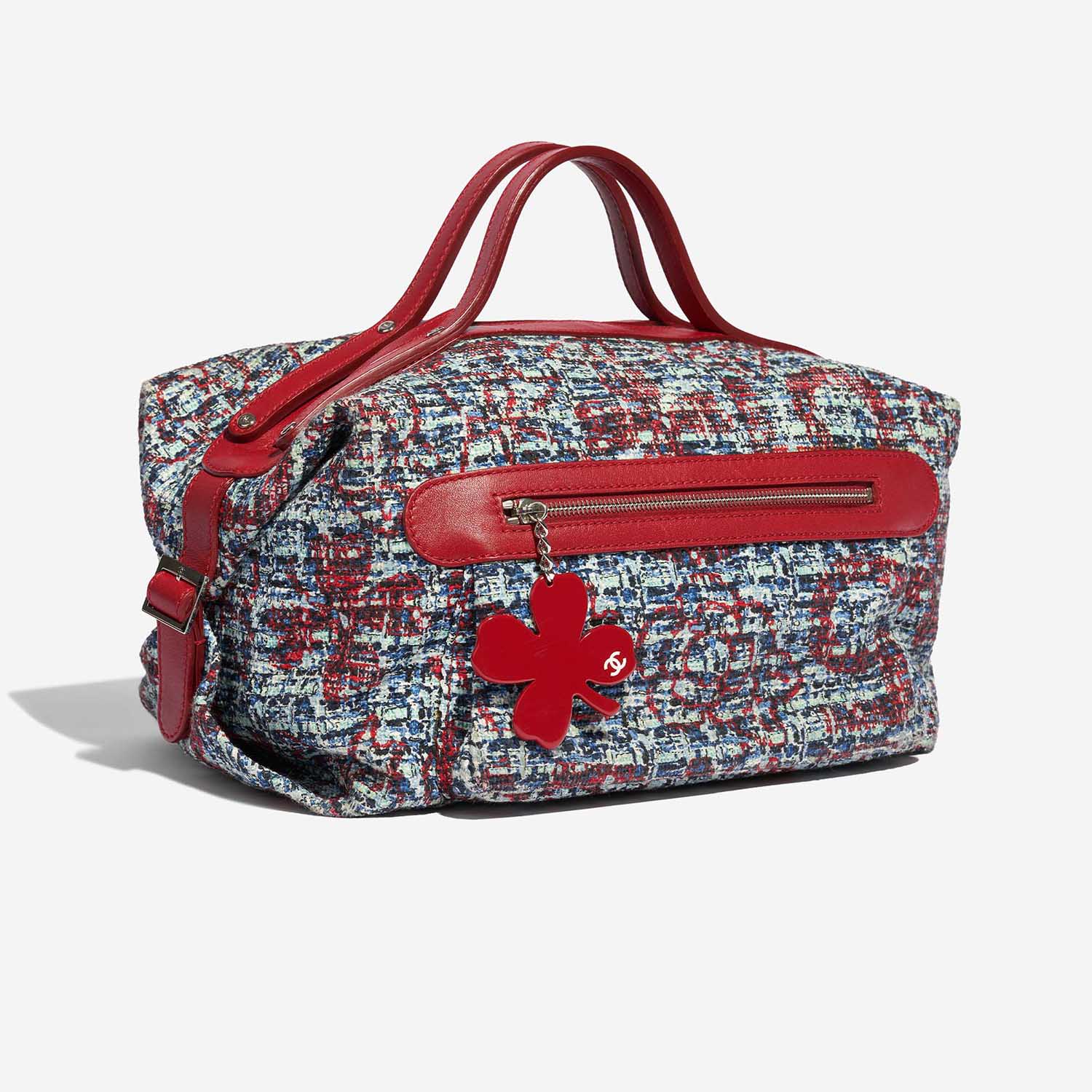 Pre-owned Chanel bag Duffle Bag Tweed Mixed Multicolour Side Front | Verkaufen Sie Ihre Designer-Tasche auf Saclab.com