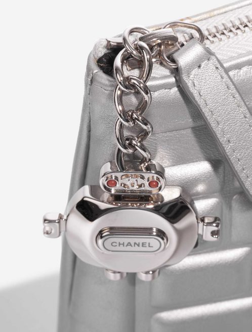 Pre-owned Chanel bag Keyboard Clutch Calf Silver Silver Closing System | Sell your designer bag on Saclab.com