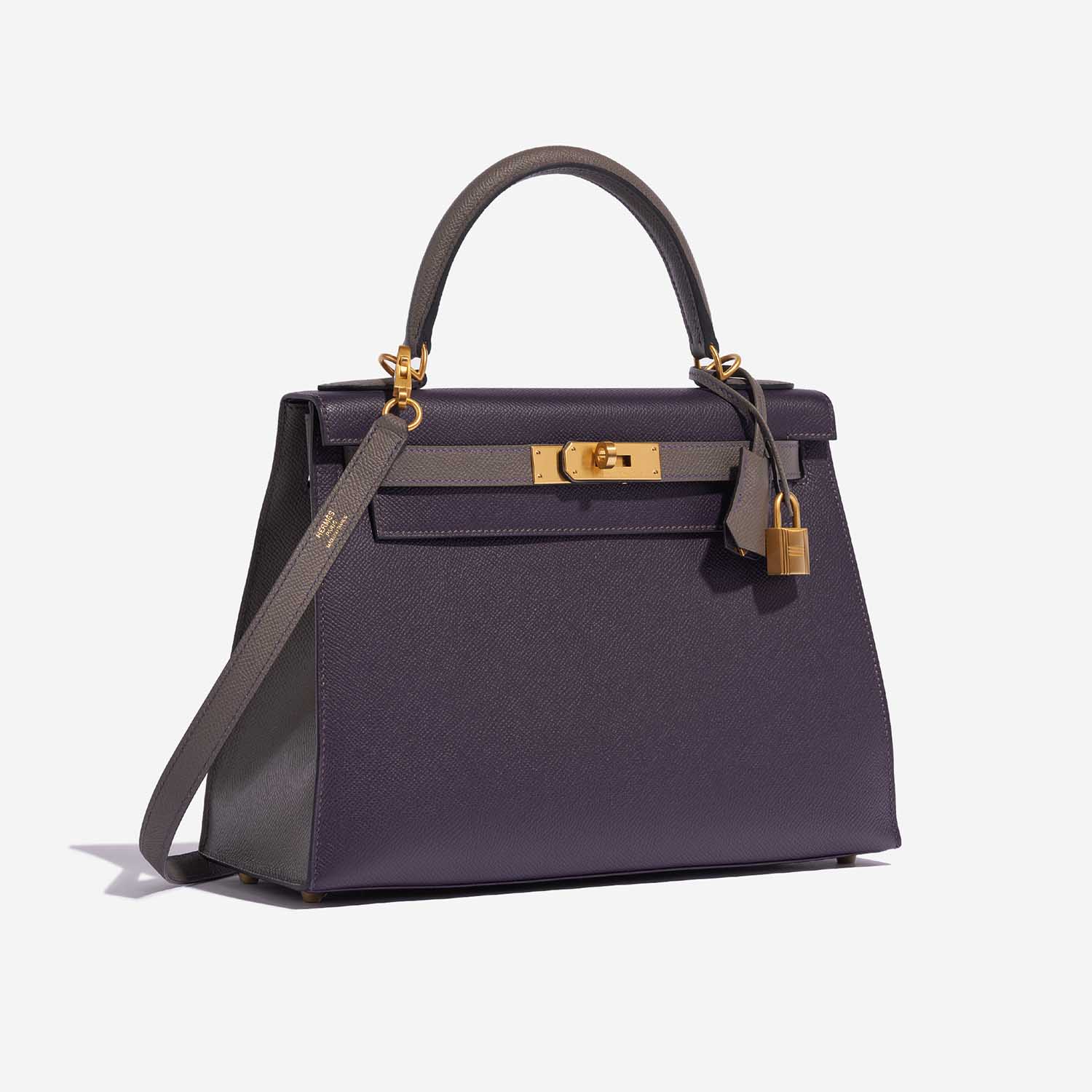 Pre-owned Hermès Tasche Kelly HSS 28 Epsom Raisin / Gris Etain Grey Side Front | Verkaufen Sie Ihre Designer-Tasche auf Saclab.com