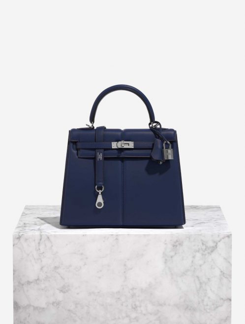 Pre-owned Hermès bag Kelly Padded 25 Swift Blue Saphire Blue Front | Sell your designer bag on Saclab.com