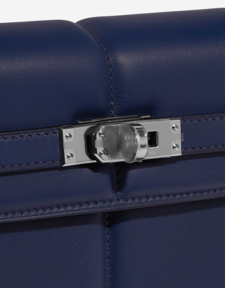 Pre-owned Hermès bag Kelly Padded 25 Swift Blue Saphire Blue Closing System | Sell your designer bag on Saclab.com