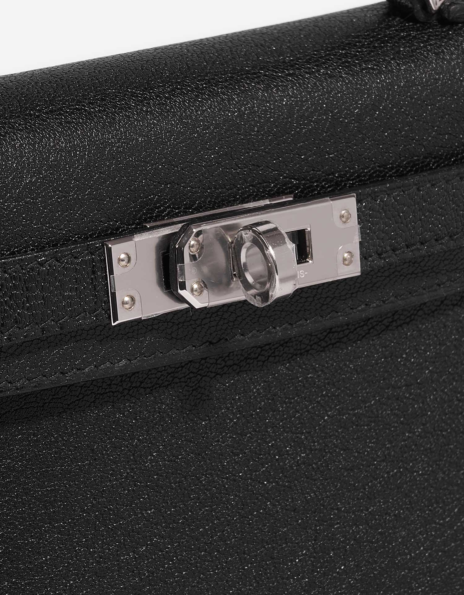 Gebrauchte Hermès Tasche Kelly Mini Chèvre Chamkila Schwarz Schwarz Verschluss-System | Verkaufen Sie Ihre Designer-Tasche auf Saclab.com