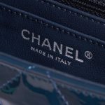Pre-owned Chanel bag Timeless Maxi Patent Leather Marine Blue Logo | Sell your designer bag on Saclab.com