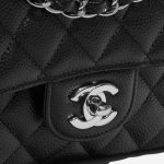 Pre-owned Chanel bag Timeless Medium Caviar Black Black Closing System | Sell your designer bag on Saclab.com