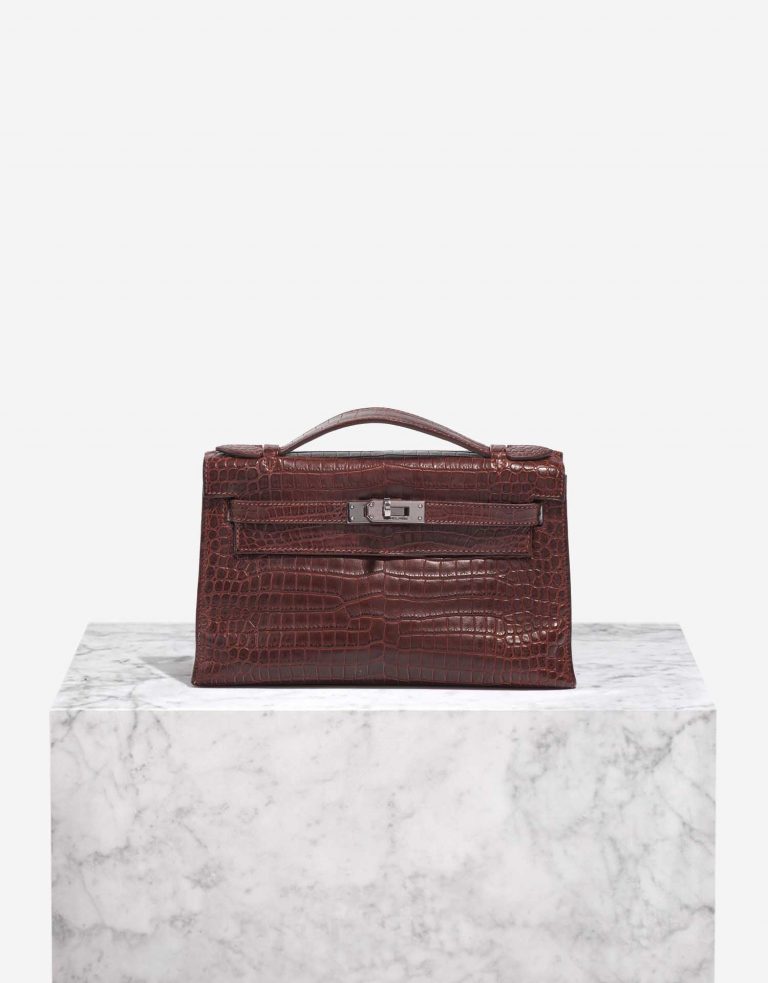 Pre-owned Hermès bag Kelly Pochette Alligator Bourgogne Red Front | Sell your designer bag on Saclab.com