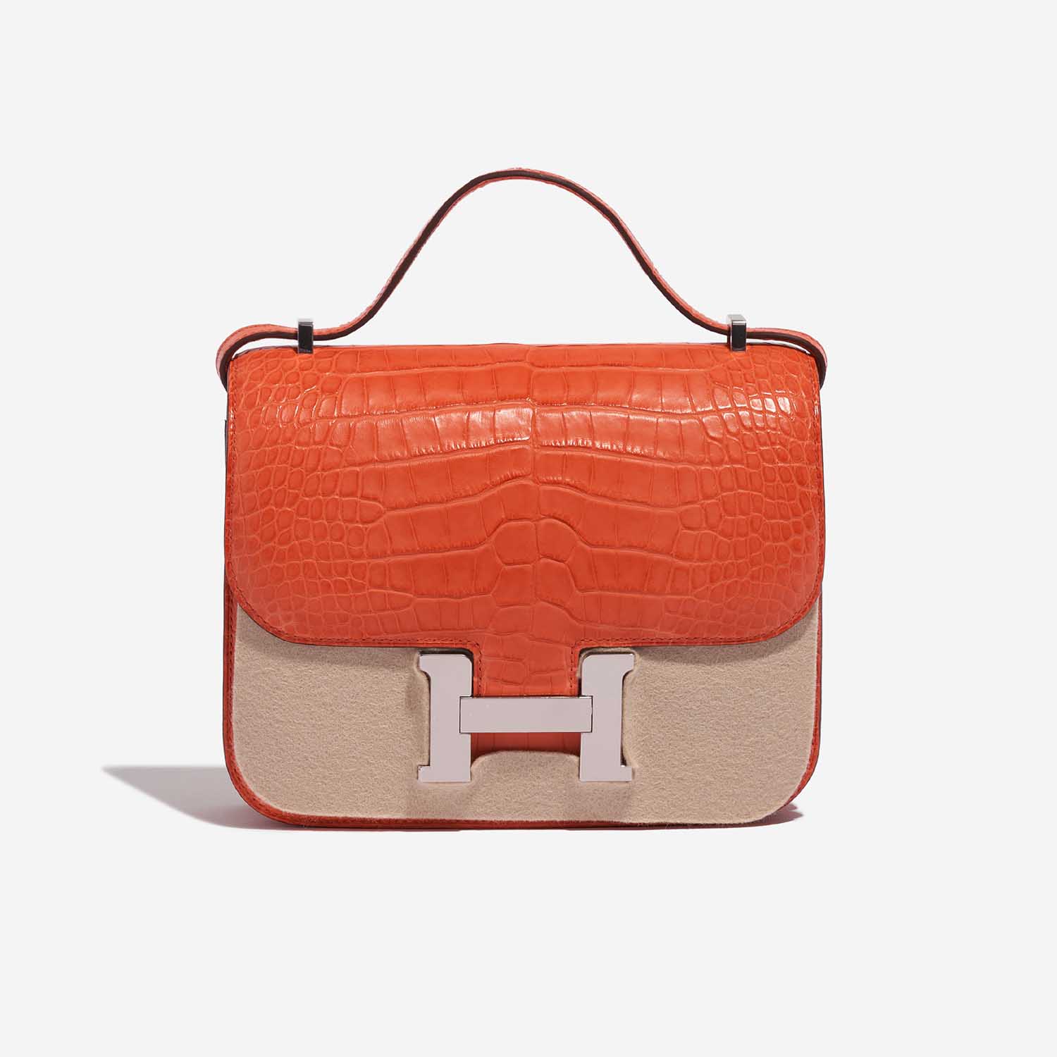 Pre-owned Hermès bag Constance 18 Matte Alligator Orange Poppy Orange Front Velt | Sell your designer bag on Saclab.com