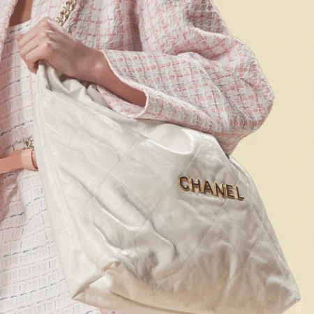 Große Designer-Taschen: Chanel 22 Shopper