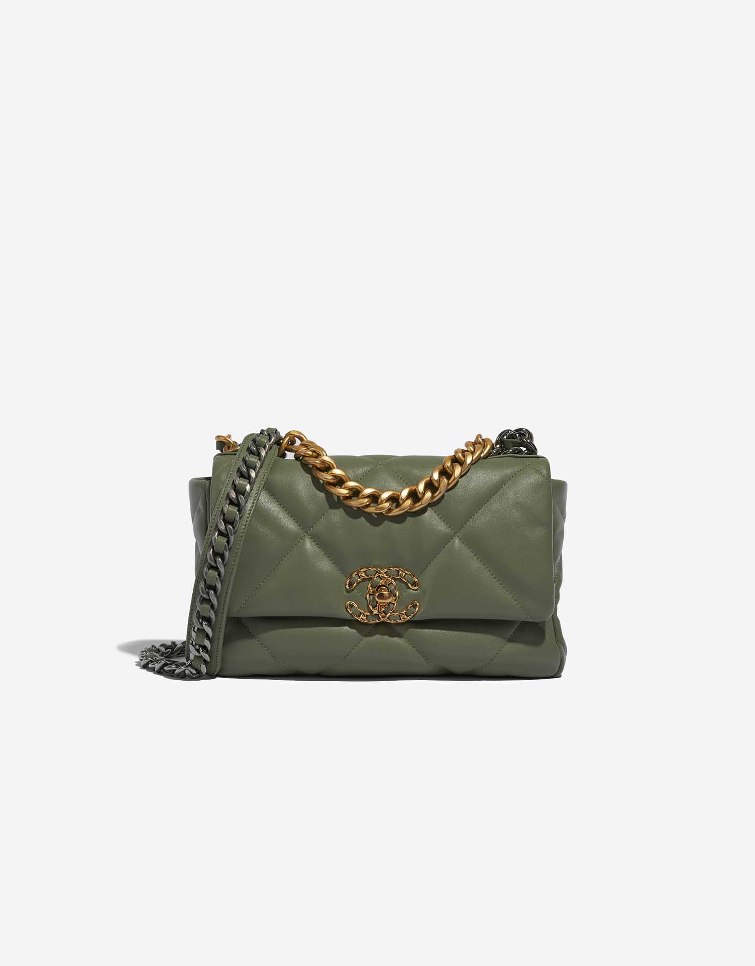 CHANEL Lambskin Quilted Medium Chanel 19 Flap Green 1130026