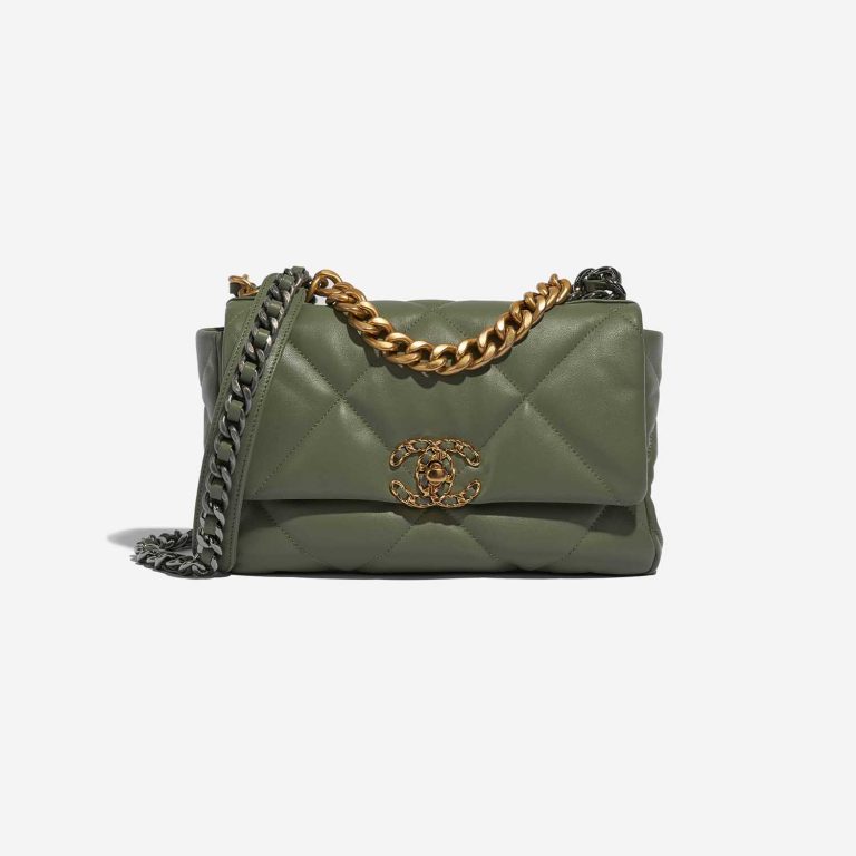 Pre-owned Chanel Tasche 19 Flap Bag Lammleder  Green Green Front | Verkaufen Sie Ihre Designer-Tasche auf Saclab.com