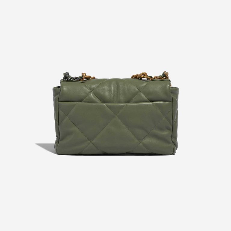 Pre-owned Chanel Tasche 19 Flap Bag Lammleder  Green Green Back | Verkaufen Sie Ihre Designer-Tasche auf Saclab.com