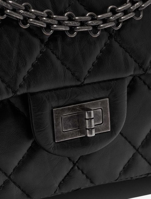 Pre-owned Chanel bag 2.55 Reissue 226 Aged Calf Black Black Closing System | Sell your designer bag on Saclab.com