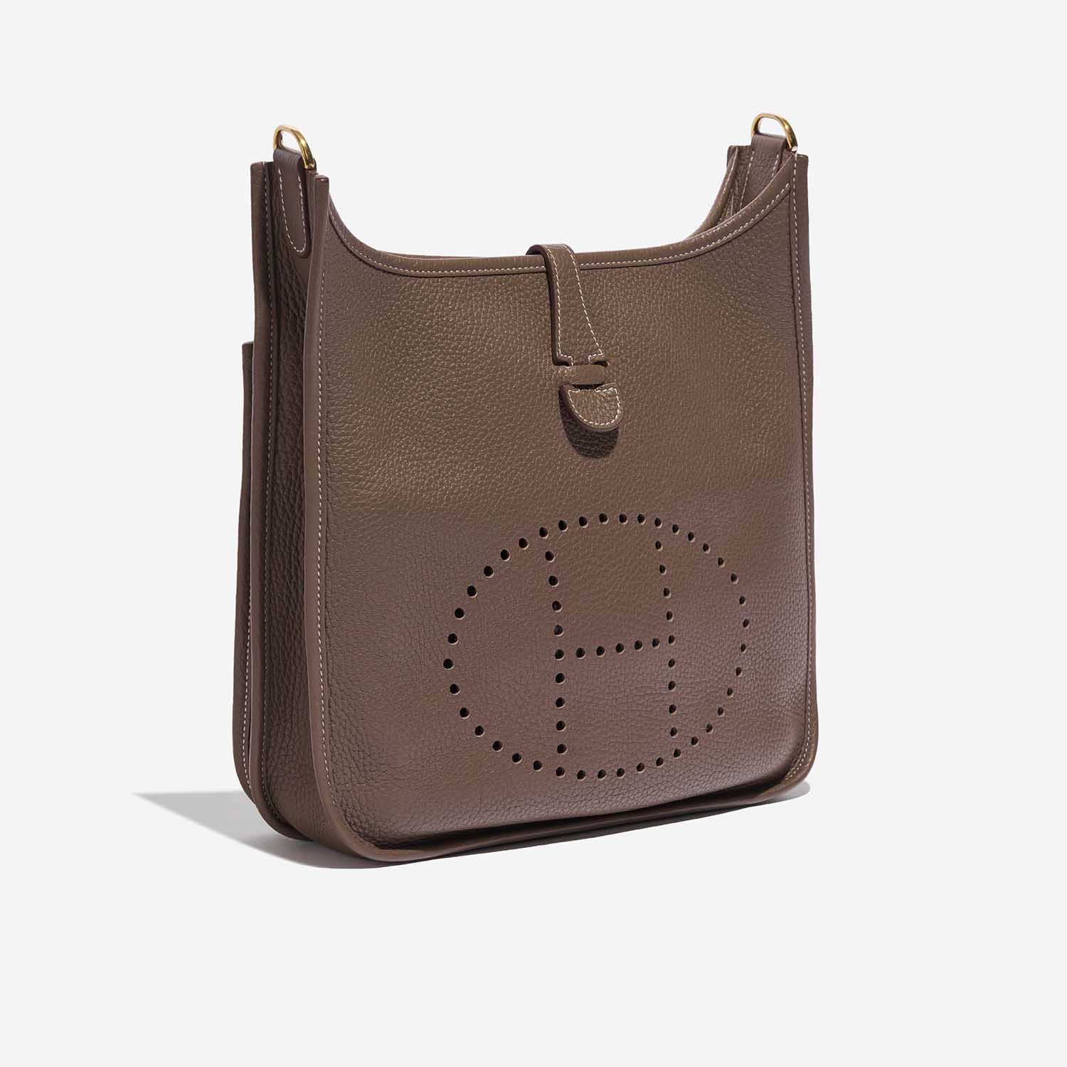 Pre-owned Hermès bag Evelyne 29 Taurillon Clemence Etoupe Brown Side Front | Sell your designer bag on Saclab.com