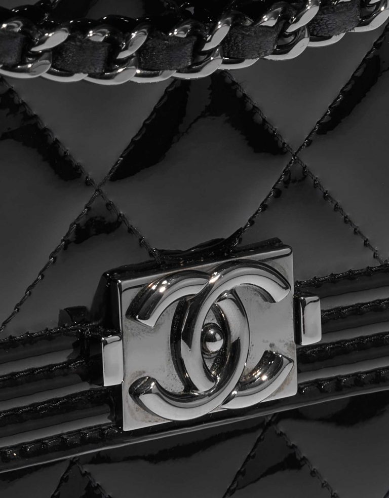 Pre-owned Chanel Tasche Boy WOC Lackleder Schwarz Schwarz Front | Verkaufen Sie Ihre Designer-Tasche auf Saclab.com