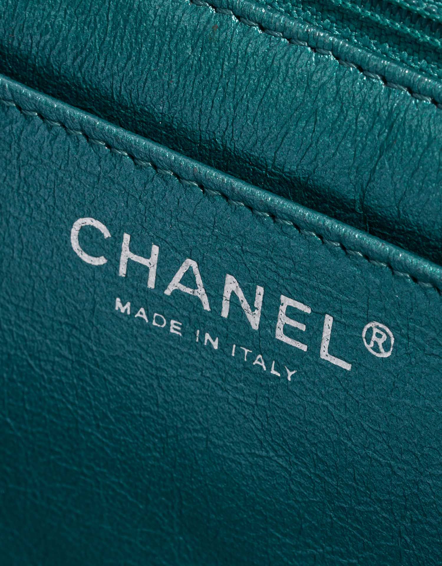 Sac Chanel d'occasion 2.55 Reissue 226 Lamb Metallic Blue Blue Logo | Vendez votre sac de créateur sur Saclab.com