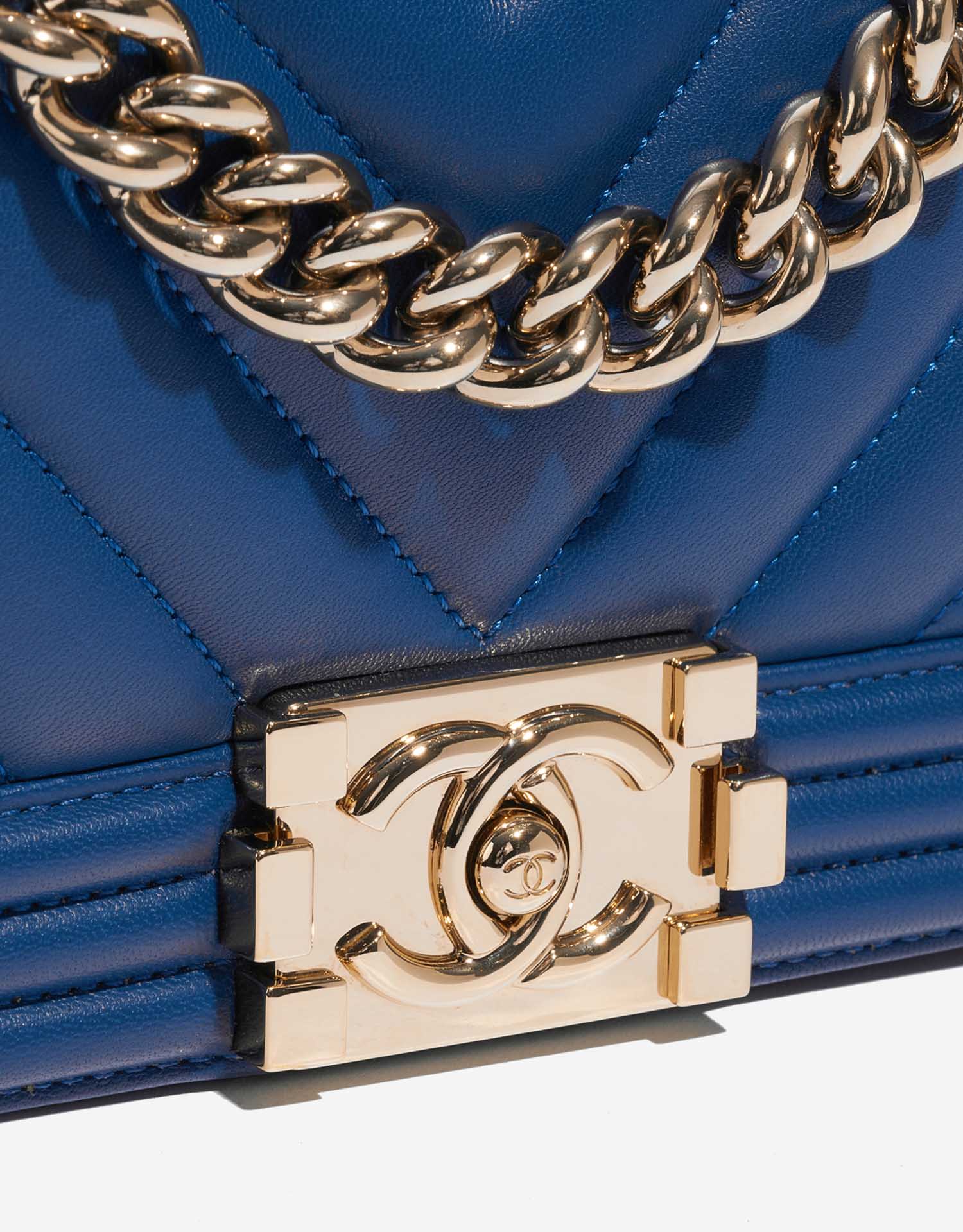 Pre-owned Chanel bag Boy Small Calf Blue Blue Closing System | Sell your designer bag on Saclab.com