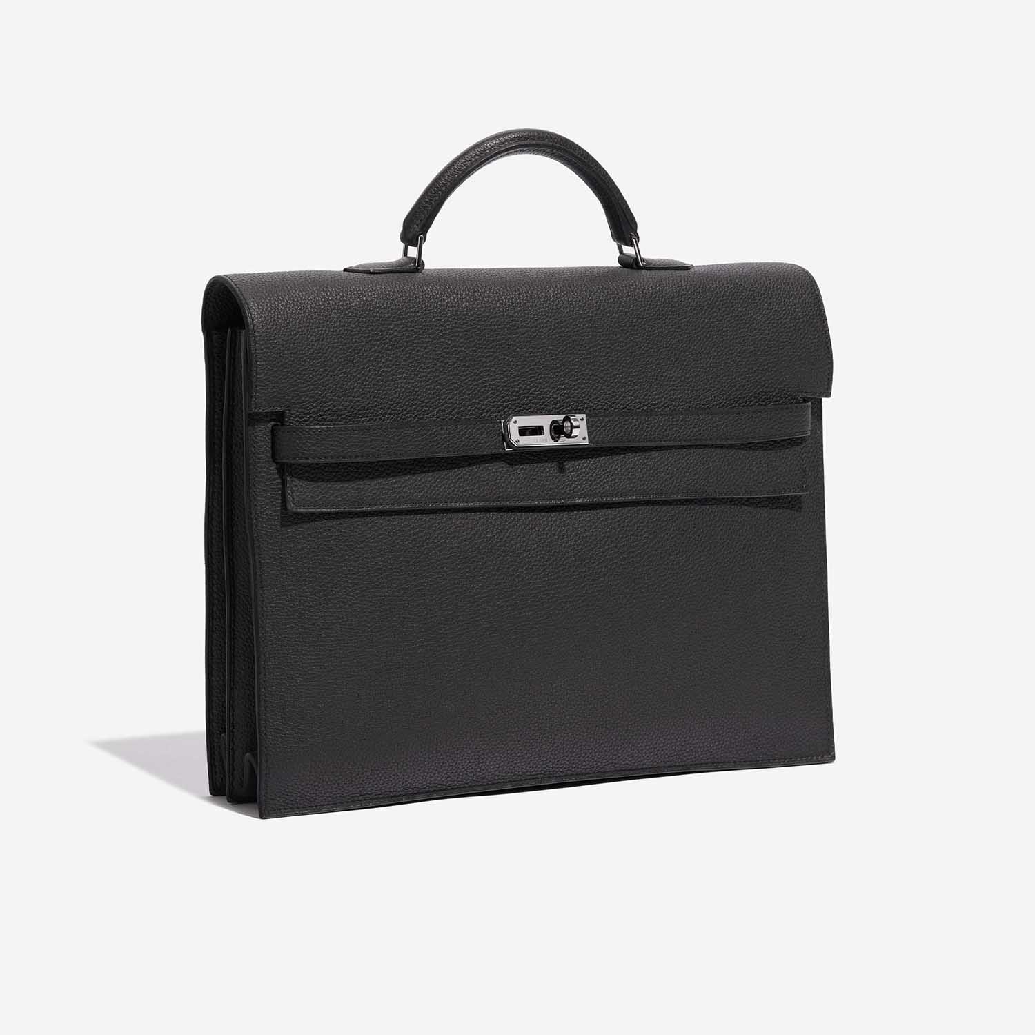 Pre-owned Hermès Tasche Kelly Depeche 34 HSS Togo Plomb Black Side Front | Verkaufen Sie Ihre Designer-Tasche auf Saclab.com