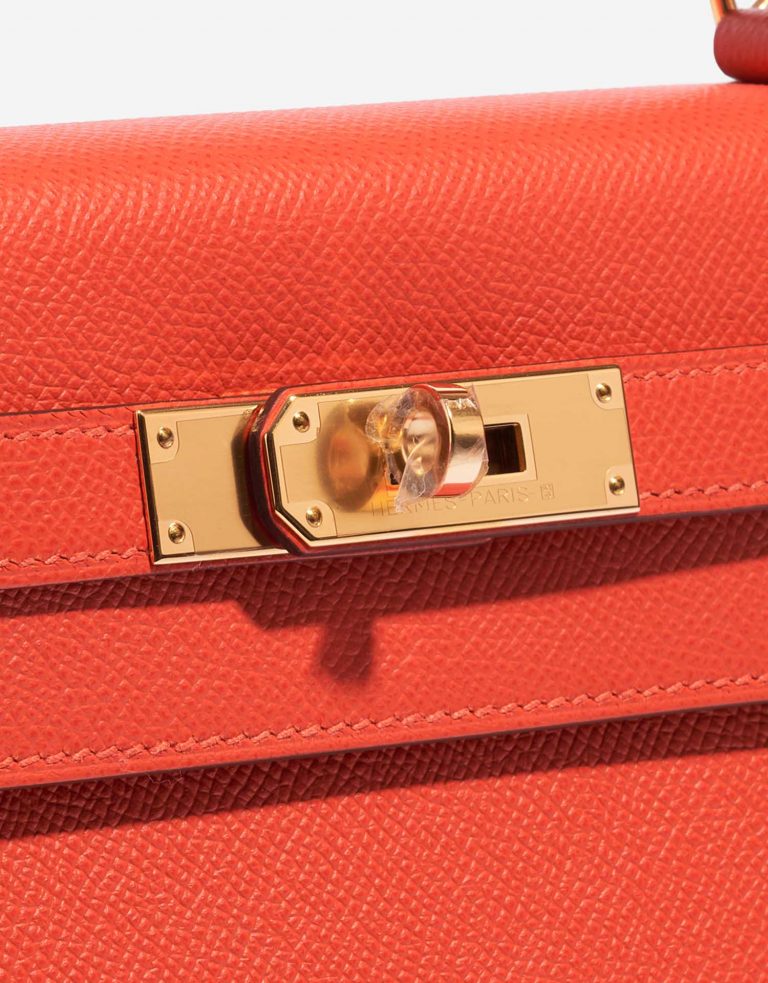 Pre-owned Hermès bag Kelly 28 Epsom Capucine Orange Closing System | Sell your designer bag on Saclab.com