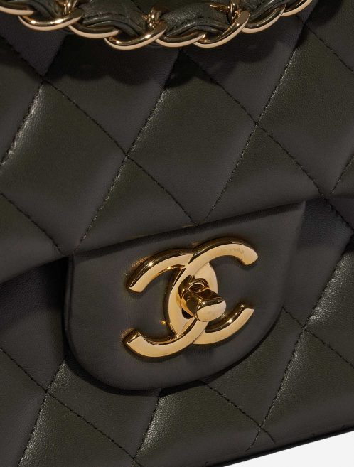 Pre-owned Chanel bag Timeless Maxi Lamb Khaki Green Closing System | Sell your designer bag on Saclab.com