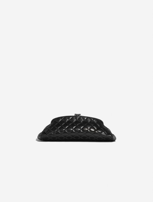 Pre-owned Chanel bag Timeless Clutch Lamb Black Black Front | Sell your designer bag on Saclab.com