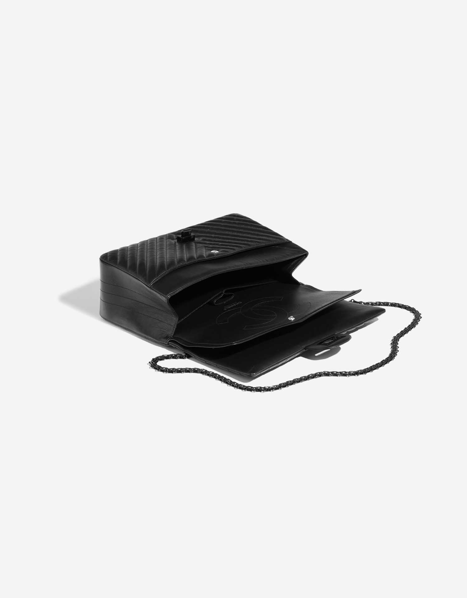 Sac Chanel d'occasion 2.55 Reissue 227 Calf So Black Black Inside | Vendez votre sac de créateur sur Saclab.com