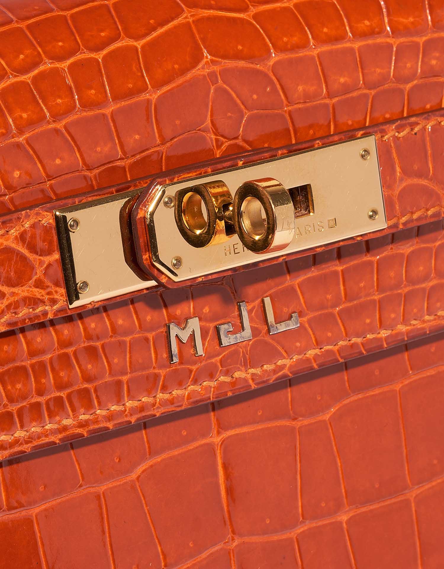Pre-owned Hermès bag Kelly 28 Porosus Crocodile Orange H Orange Closing System | Sell your designer bag on Saclab.com