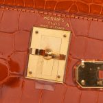 Pre-owned Hermès bag Kelly 28 Porosus Crocodile Orange H Orange Closing System | Sell your designer bag on Saclab.com