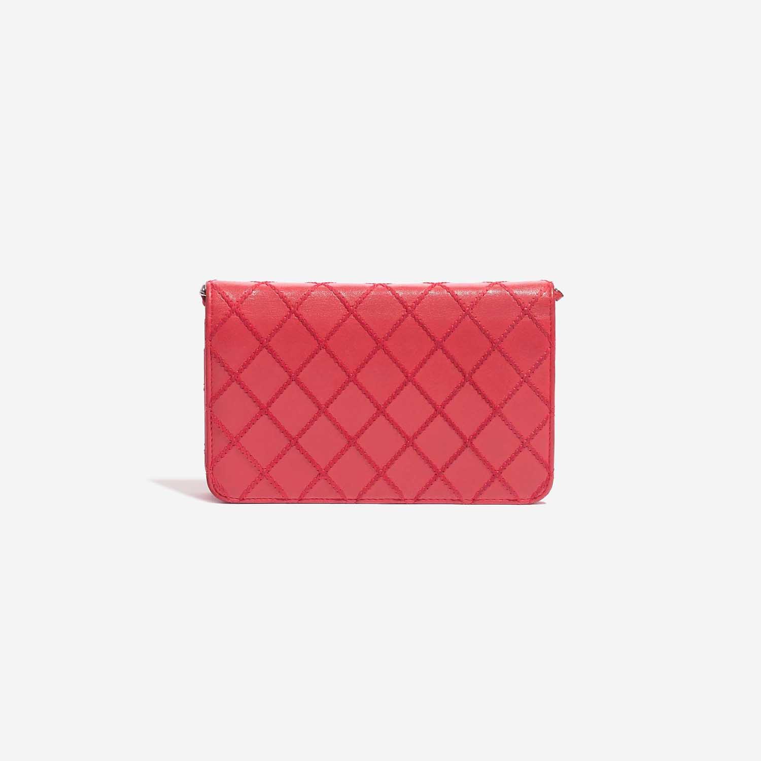 Pre-owned Chanel bag Timeless WOC Lamb Red Red Back | Sell your designer bag on Saclab.com