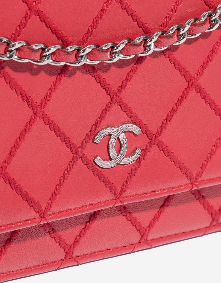Pre-owned Chanel bag Timeless WOC Lamb Red Red Front | Sell your designer bag on Saclab.com