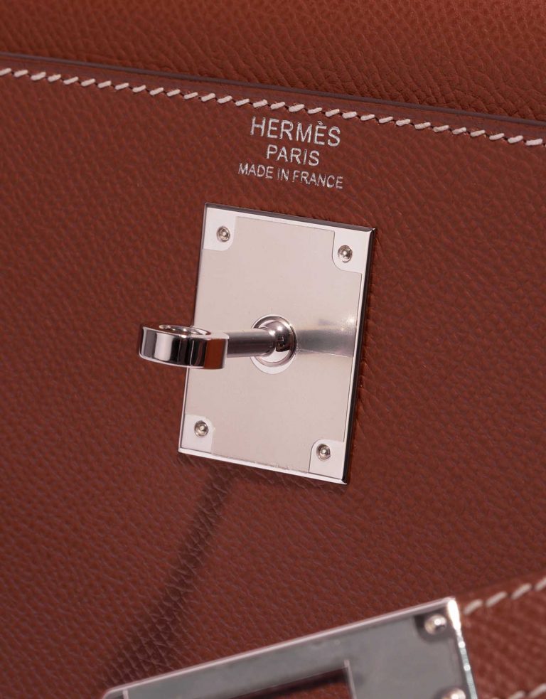 Pre-owned Hermès bag Kelly 32 Epsom Sienne Brown Logo | Sell your designer bag on Saclab.com