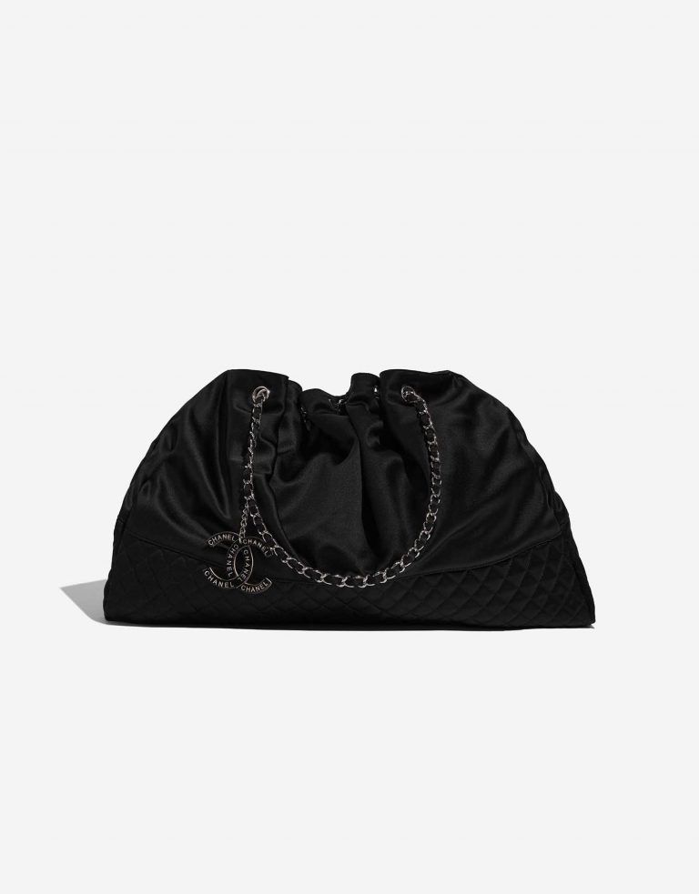 Pre-owned Chanel Tasche Drawstring Large Satin Black Black Front | Verkaufen Sie Ihre Designer-Tasche auf Saclab.com