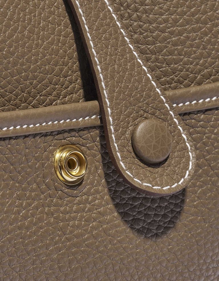 Pre-owned Hermès bag Evelyne 29 Taurillon Clemence Etoupe Beige Closing System | Sell your designer bag on Saclab.com