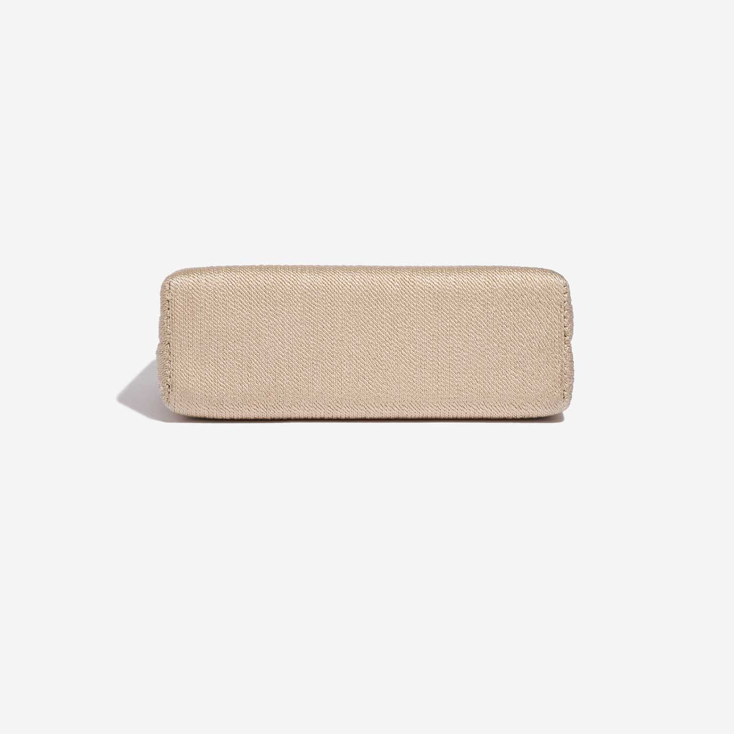 Sac Chanel d'occasion Timeless Handle Medium Silk Beige Beige Bottom | Vendez votre sac de créateur sur Saclab.com