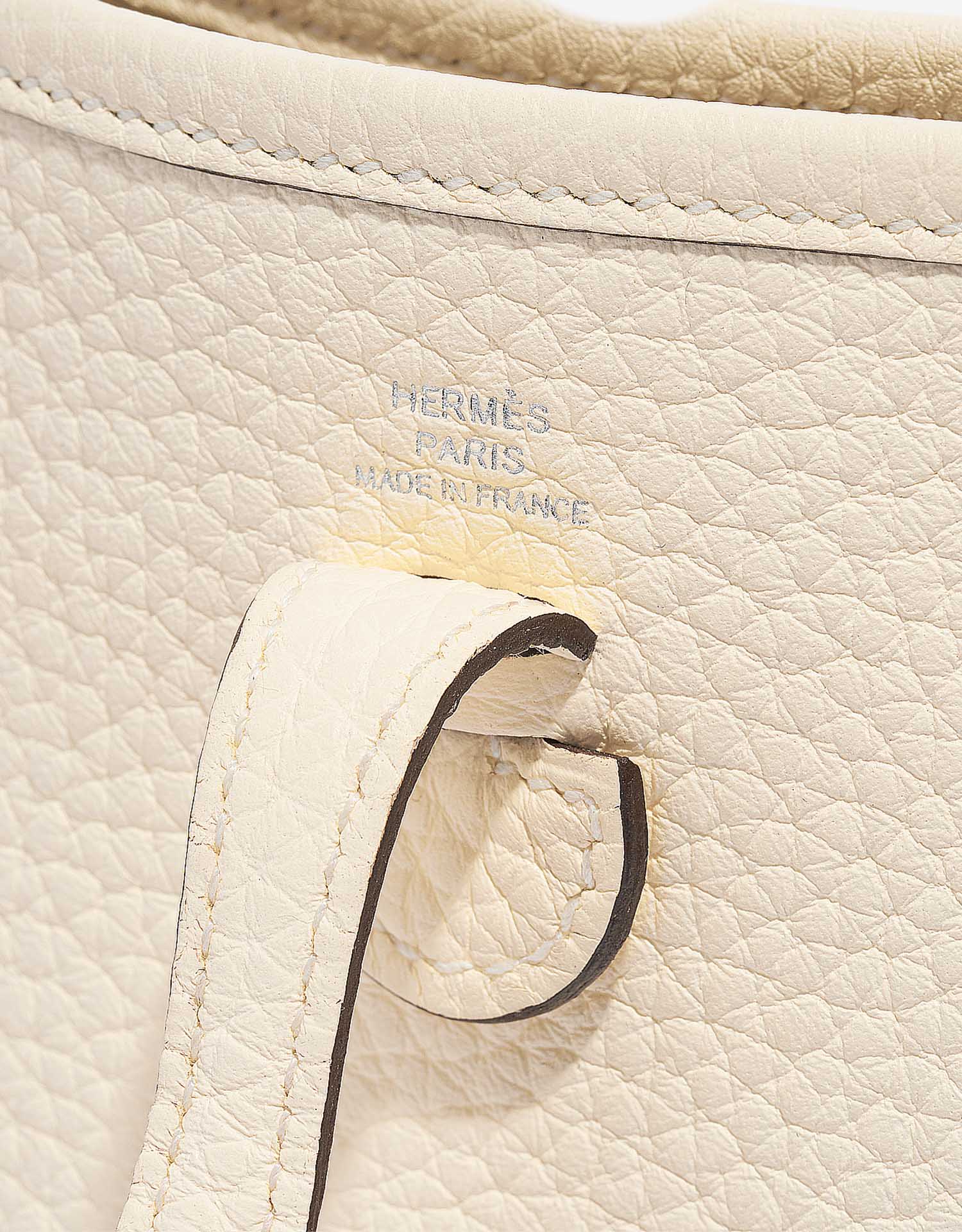 Pre-owned Hermès bag Evelyne 16 Taurillon Clemence Nata / White Beige, White Logo | Sell your designer bag on Saclab.com