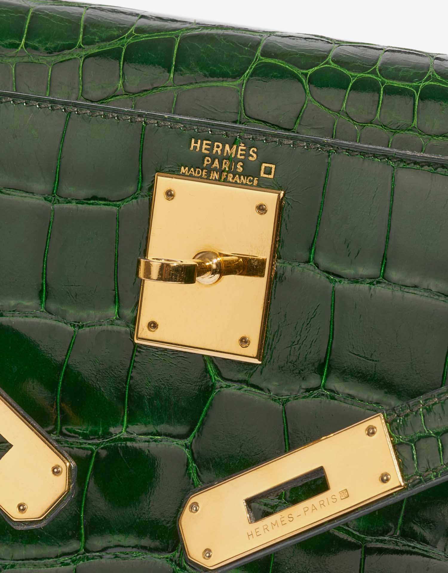 Gebrauchte Hermès Tasche Kelly 28 Alligator Mississippiensis Vert Emeralde Grün Logo | Verkaufen Sie Ihre Designer-Tasche auf Saclab.com