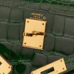 Pre-owned Hermès bag Kelly 28 Alligator Mississippiensis Vert Emeralde Dark Green, Green Logo | Sell your designer bag on Saclab.com