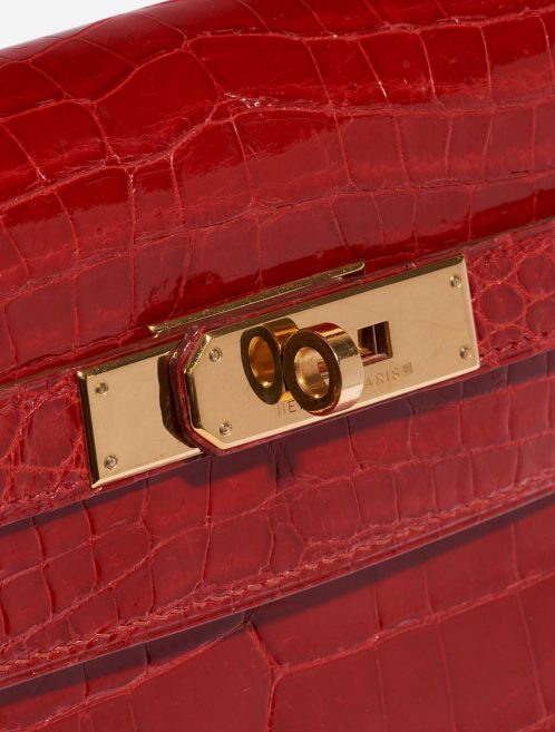 Pre-owned Hermès bag Kelly 32 Niloticus Crocodile Braise Red Closing System | Sell your designer bag on Saclab.com
