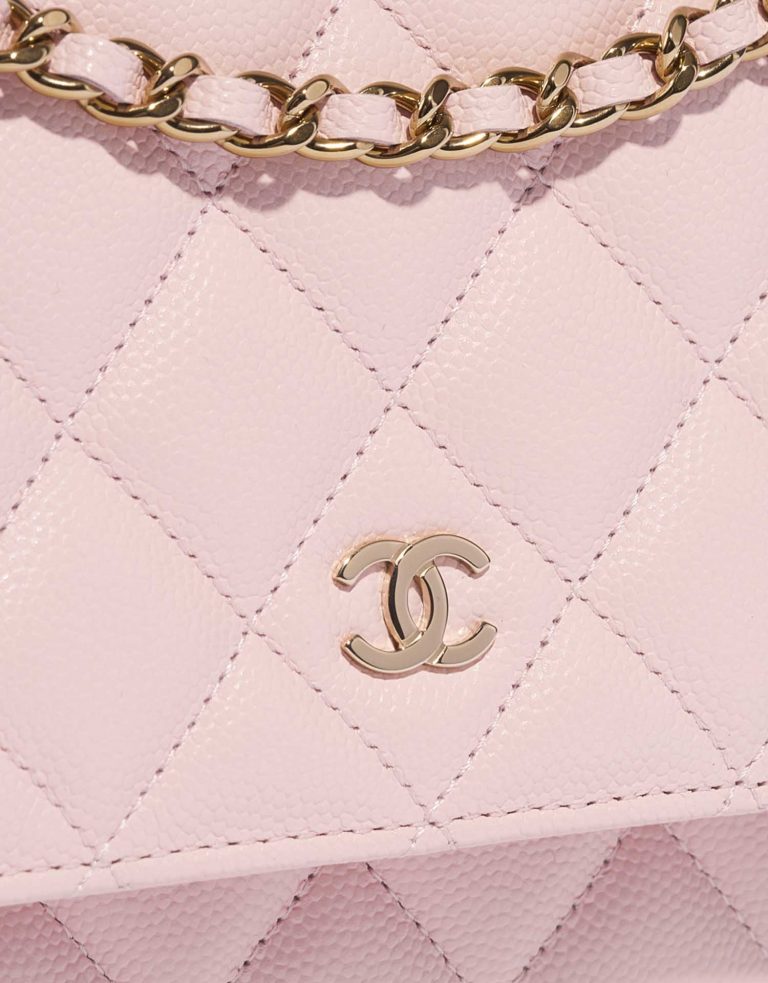 Pre-owned Chanel bag Timeless WOC Caviar Light Pink Pink Closing System | Sell your designer bag on Saclab.com