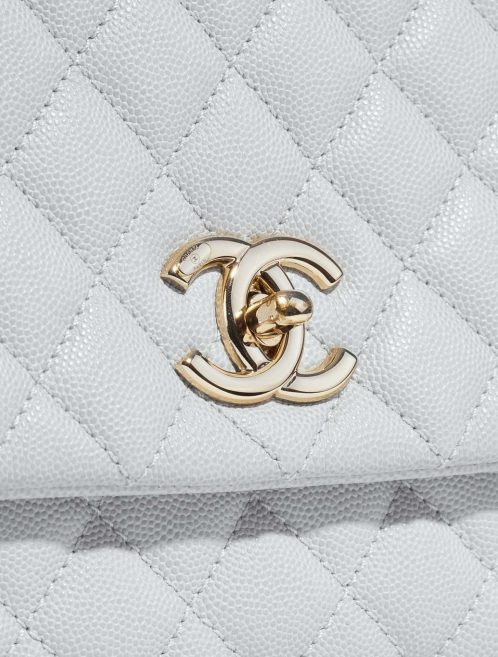 Sac Chanel d'occasion Timeless Handle Medium Caviar Light Grey Grey, White Closing System | Vendez votre sac de créateur sur Saclab.com