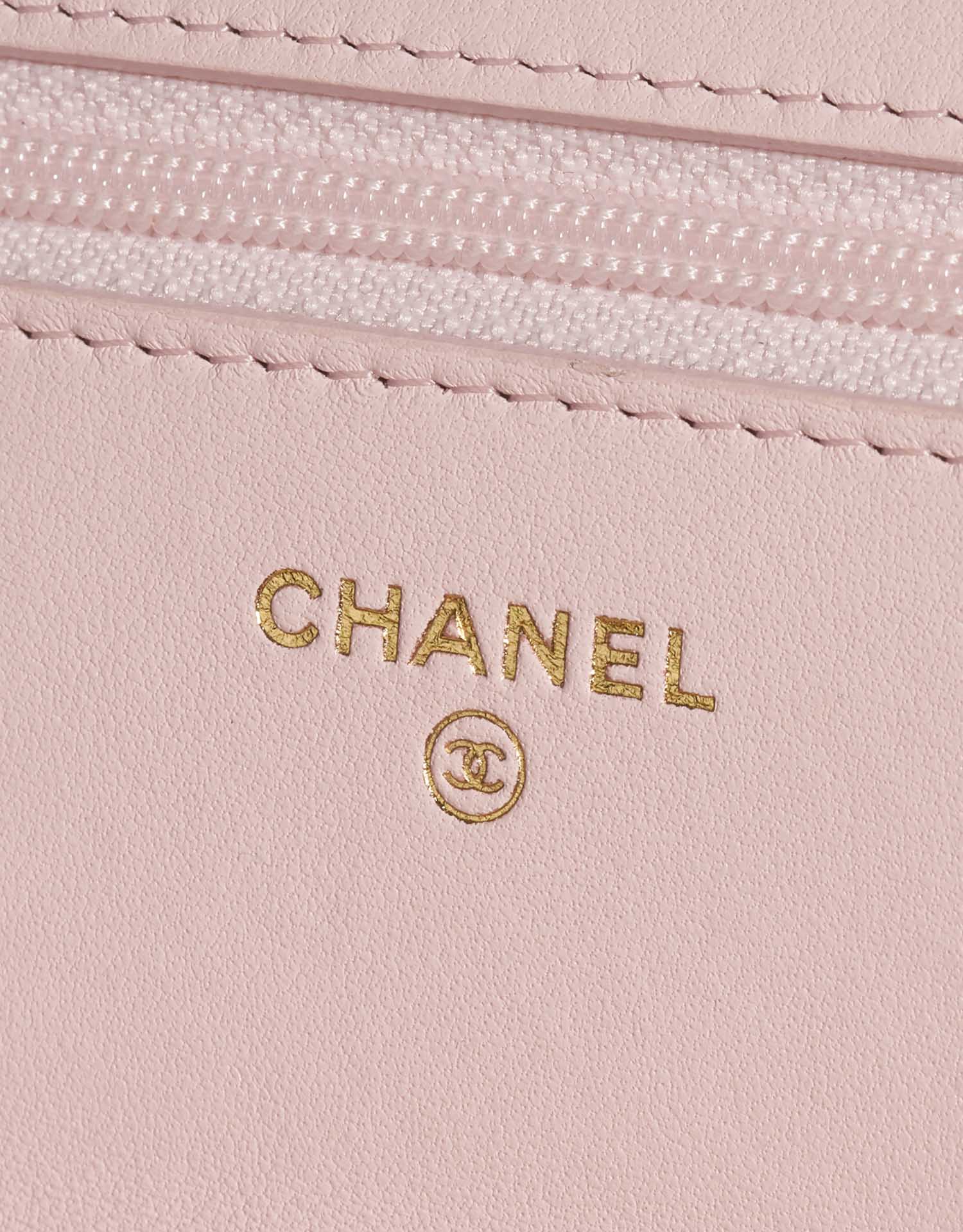 Pre-owned Chanel bag 19 WOC Lamb Light Rose Rose Logo | Sell your designer bag on Saclab.com