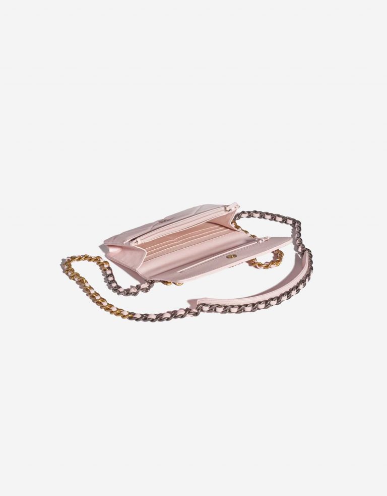 Sac Chanel d'occasion 19 WOC Agneau Rose Clair Rose Intérieur | Vendez votre sac de créateur sur Saclab.com