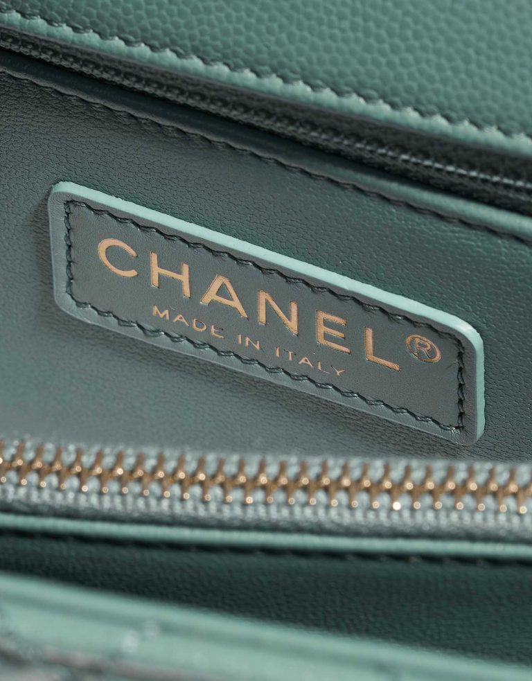 Pre-owned Chanel bag Timeless Handle Medium Caviar Mint Green Green Logo | Sell your designer bag on Saclab.com