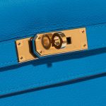 Pre-owned Hermès bag Kelly 32 Evercolour Blue Frida Blue Closing System | Sell your designer bag on Saclab.com