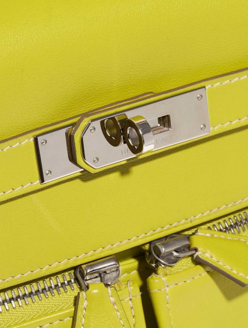 Pre-owned Hermès bag Kelly Lakis 35 Swift Lime Yellow Closing System | Sell your designer bag on Saclab.com