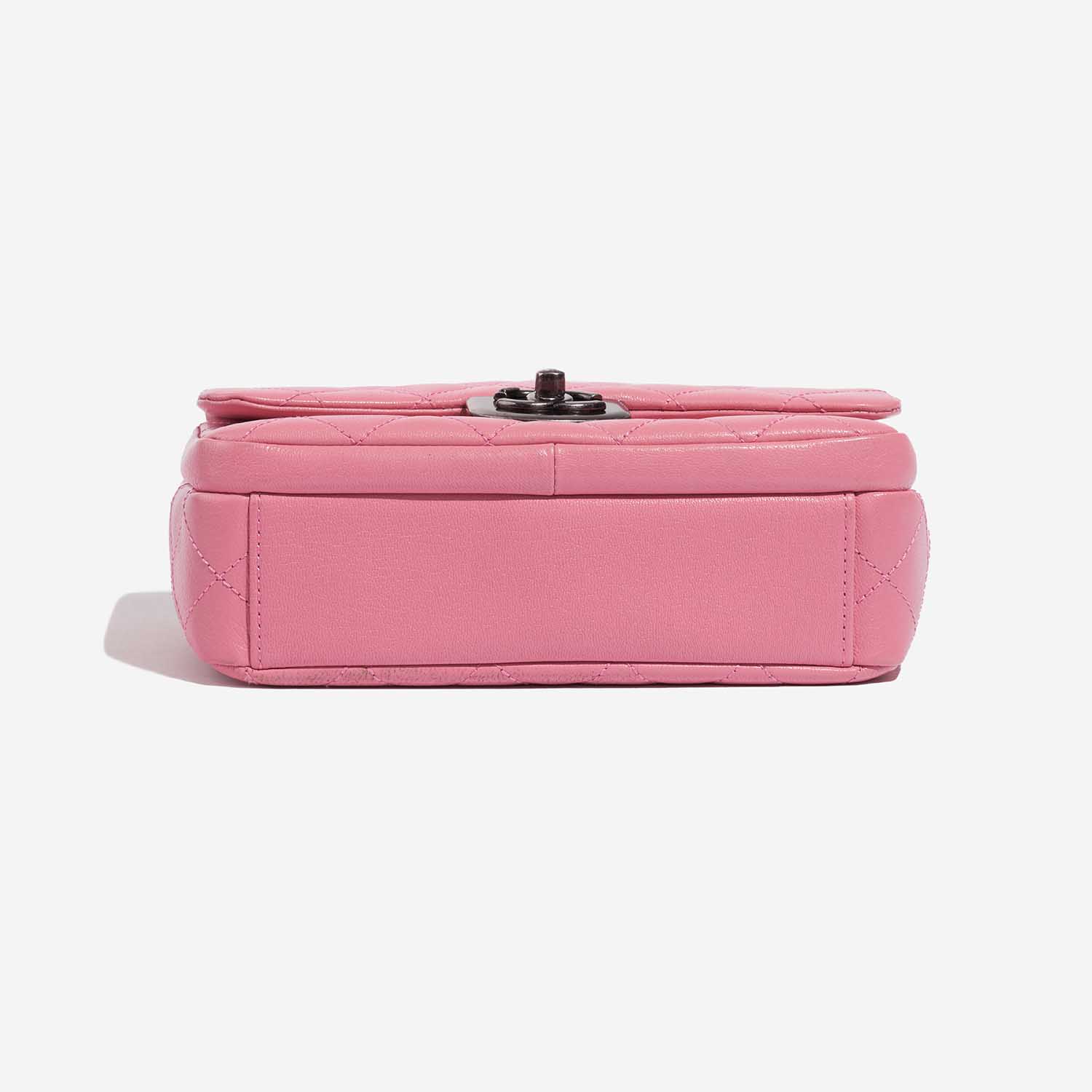 Pre-owned Chanel bag Timeless Medium Lamb Pink Pink Bottom | Sell your designer bag on Saclab.com